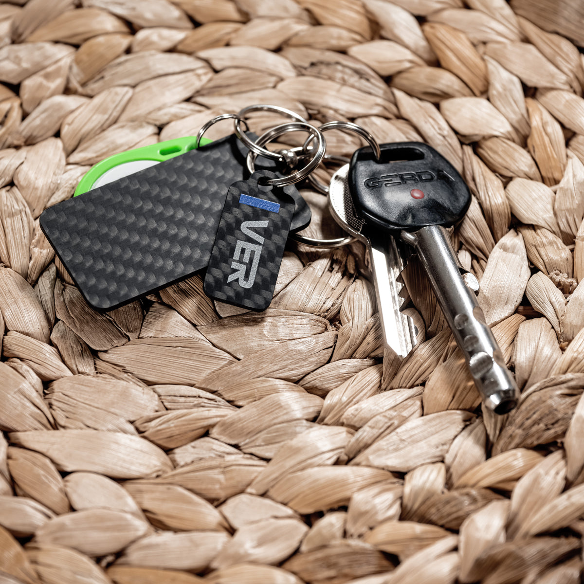 Max Verstappen Carbon Fiber Sleutelhanger – Premium F1 Accessoire - RaceRevolution
