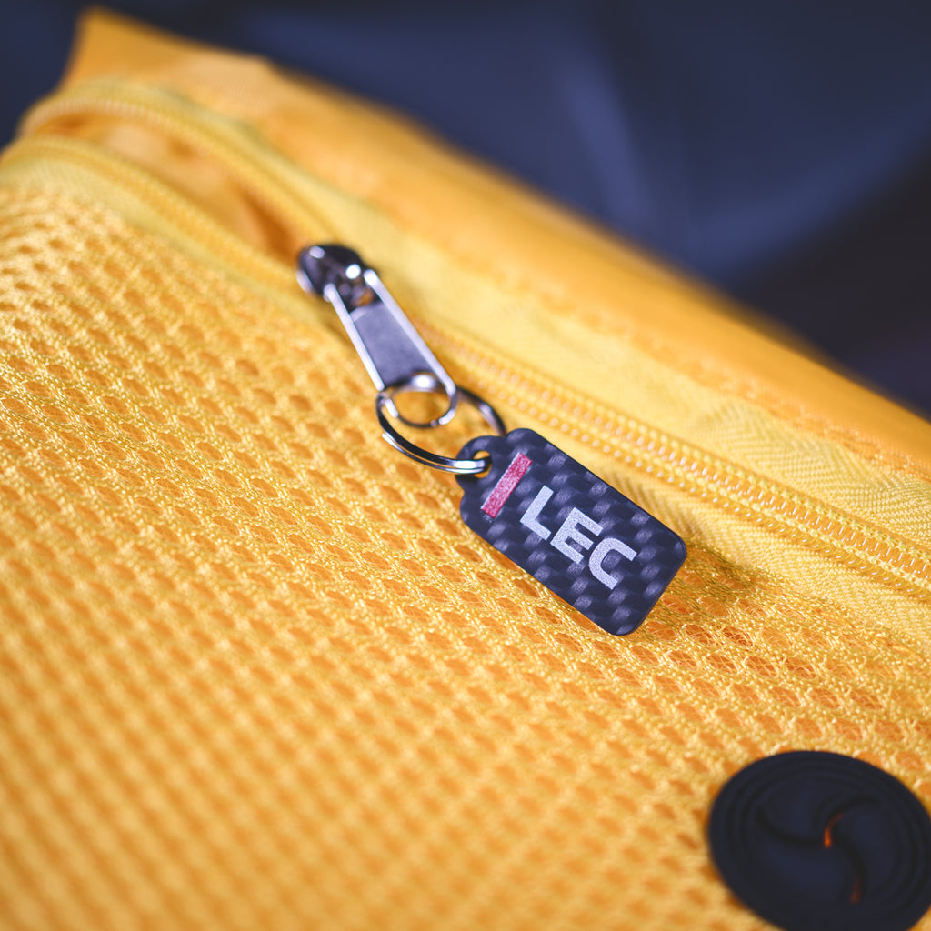 Charles Leclerc Carbon Fiber Sleutelhanger – Ferrari Premium Accessoire - RaceRevolution