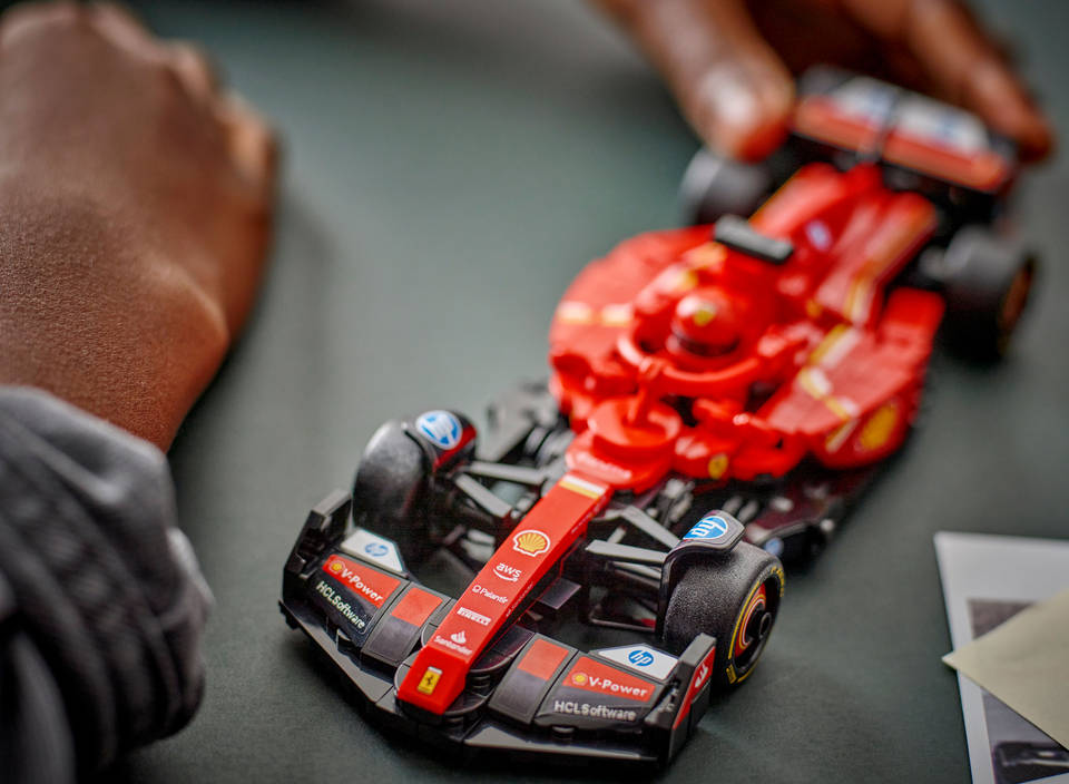 LEGO Speed Champions Ferrari SF-24 F1 racewagen 77242 - RaceRevolution