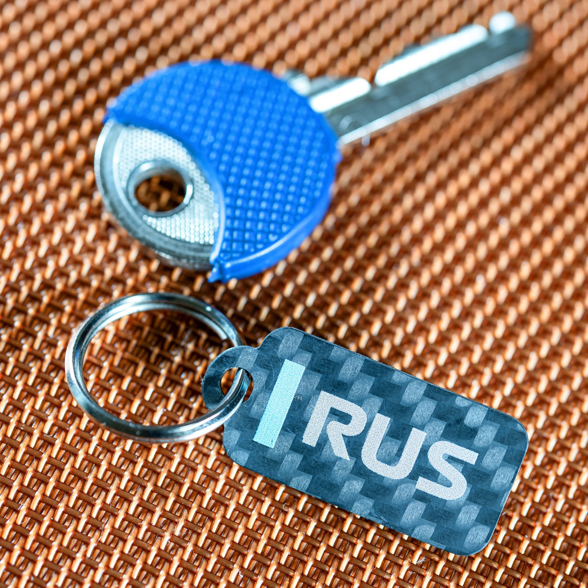 George Russel Carbon Fiber Sleutelhanger – Premium F1 Accessoire - RaceRevolution